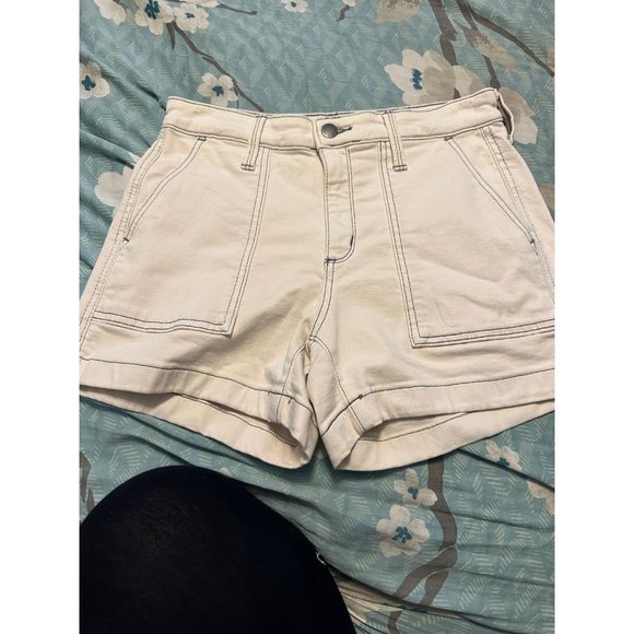 6 FOR $15 Universal thread shorts 2/26 - Picture 1 of 4